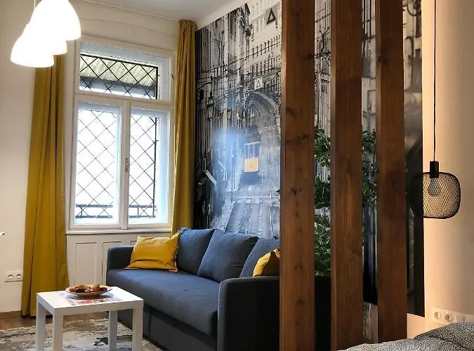 Downtown Station Apartman