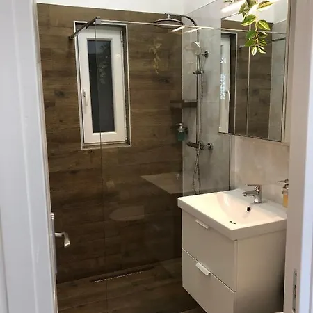 Downtown Station Apartment *