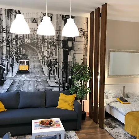 Downtown Station Apartment *