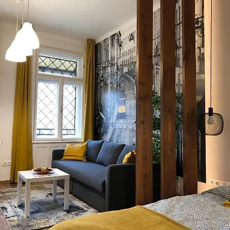 Downtown Station Apartment